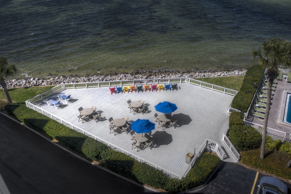 Sailport Waterfront Suites - photo 44