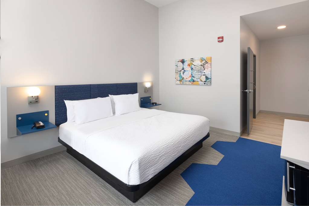 Microtel Inn & Suites by Wyndham Macedon - photo 17
