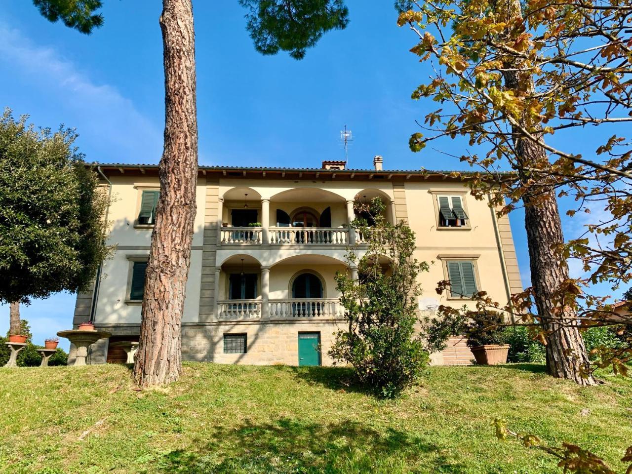 Villa dei Pini — 4-Star Luxury Hotel in Montopoli, Italy