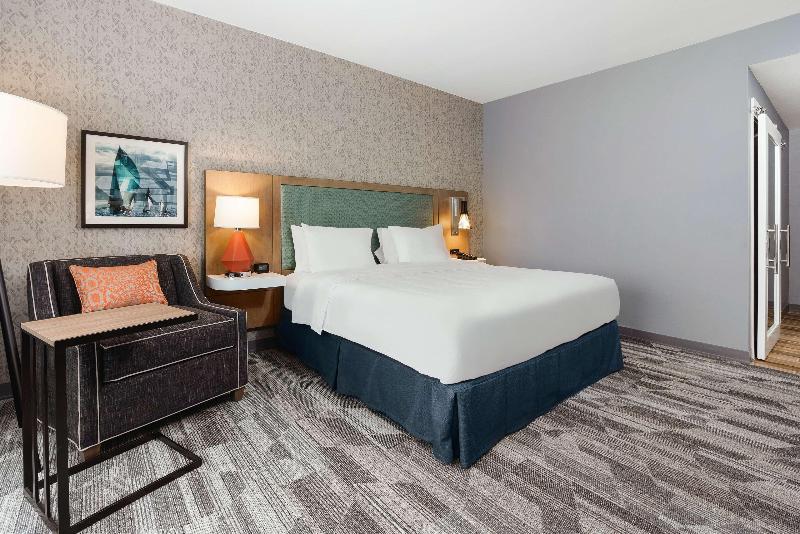 Hampton Inn Bellingham Airport - photo 51