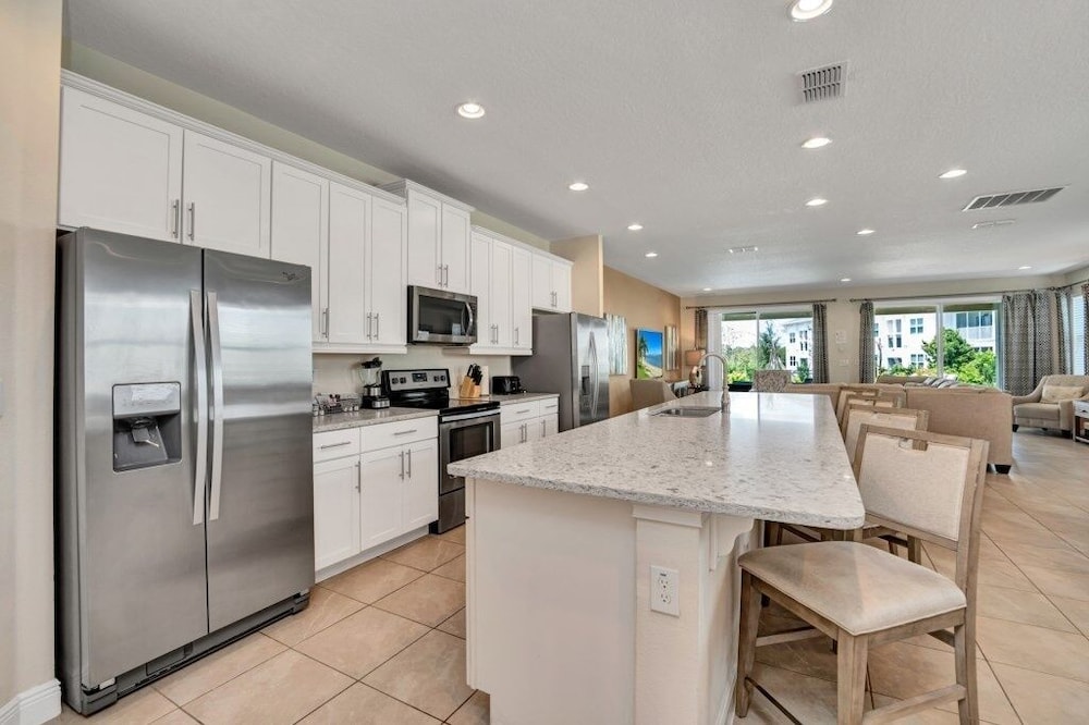 Reunion Golf Resort 8 Bed 8 Bath Amazing Pool Home 8 Bedroom Villa by RedAwning - photo 23