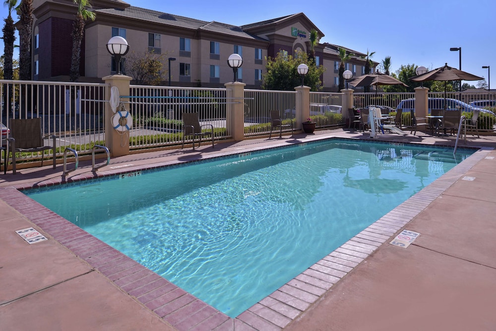 Hampton Inn & Suites Woodland Sacramento Area - photo 53