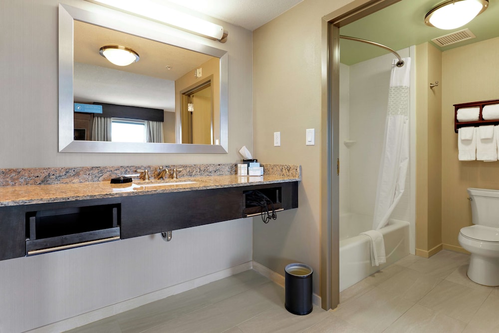 Hampton Inn & Suites Gulfport I 10 - photo 46