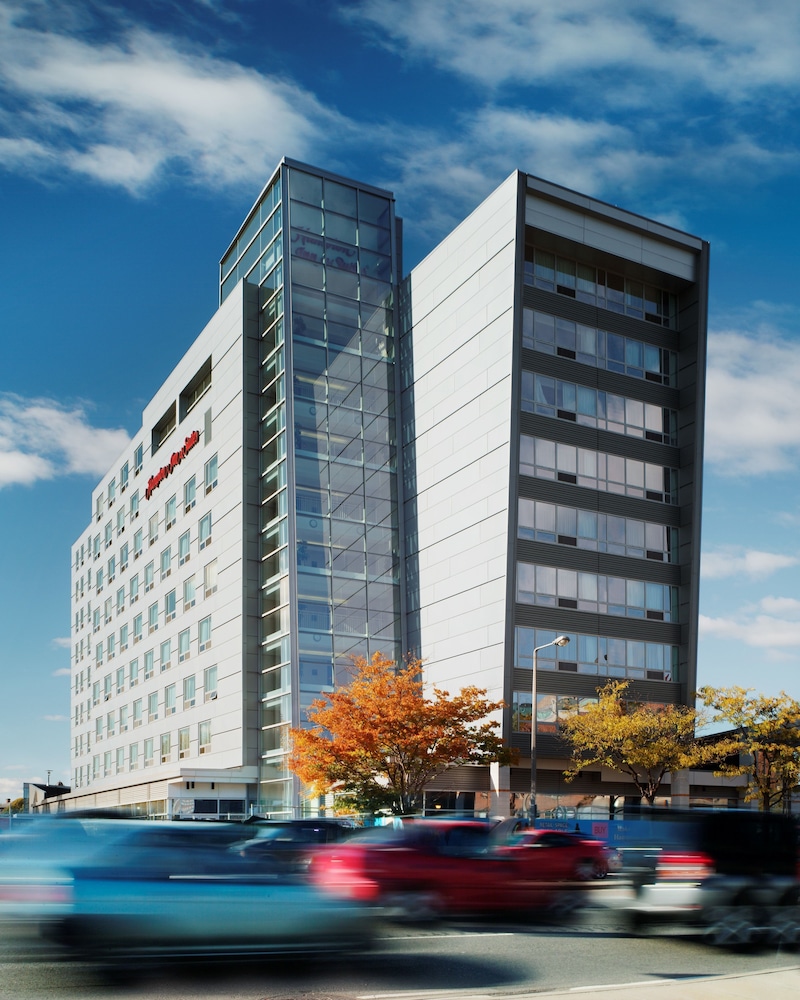 Hampton Inn & Suites Boston Crosstown Center - photo 57