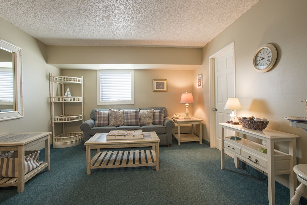 Biscayne Suites - photo 15