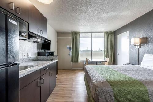 Concorde Inn Suites Pekin - photo 25