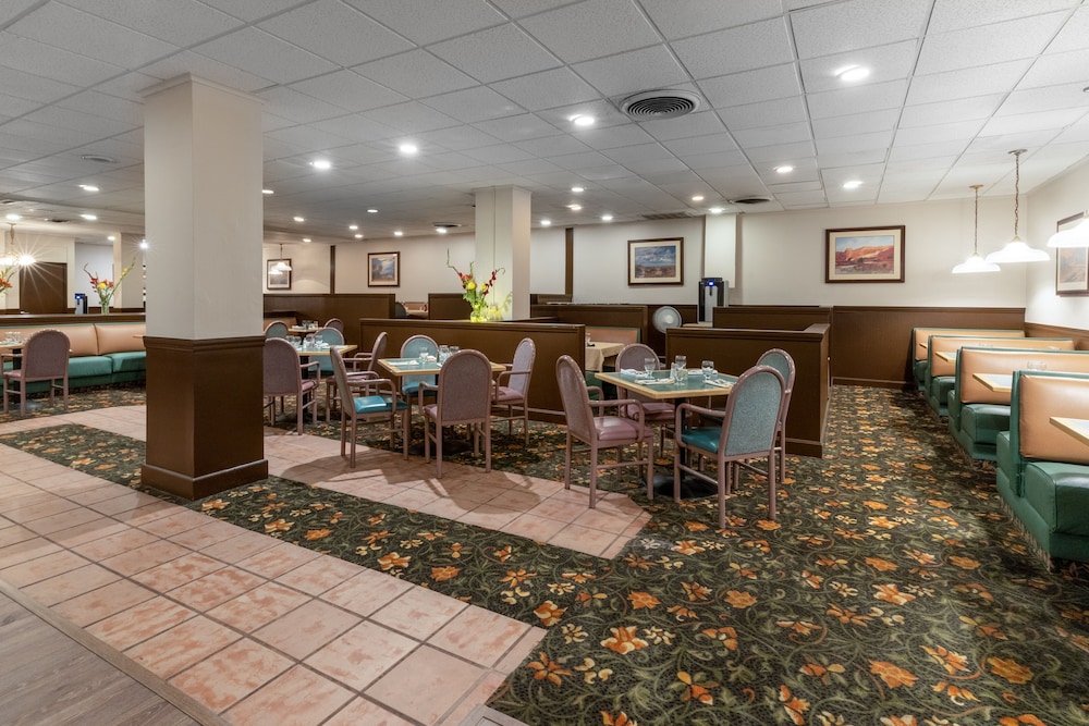 Ramada by Wyndham Reno Hotel and Casino - photo 24