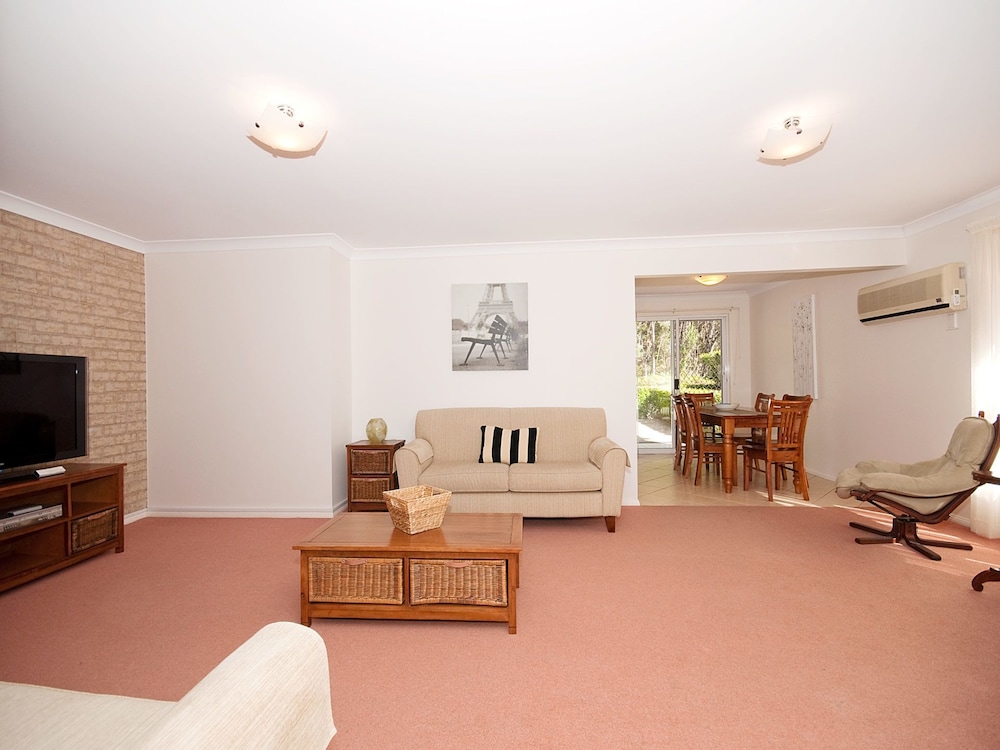 Rocky Point Road Fingal Retreat 01 138 in Fingal Bay, Australia