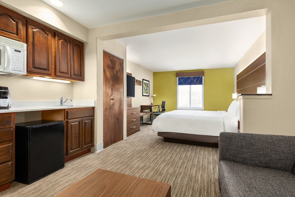 Holiday Inn Express & Suites Philadelphia Mt. Laurel by IHG - photo 14