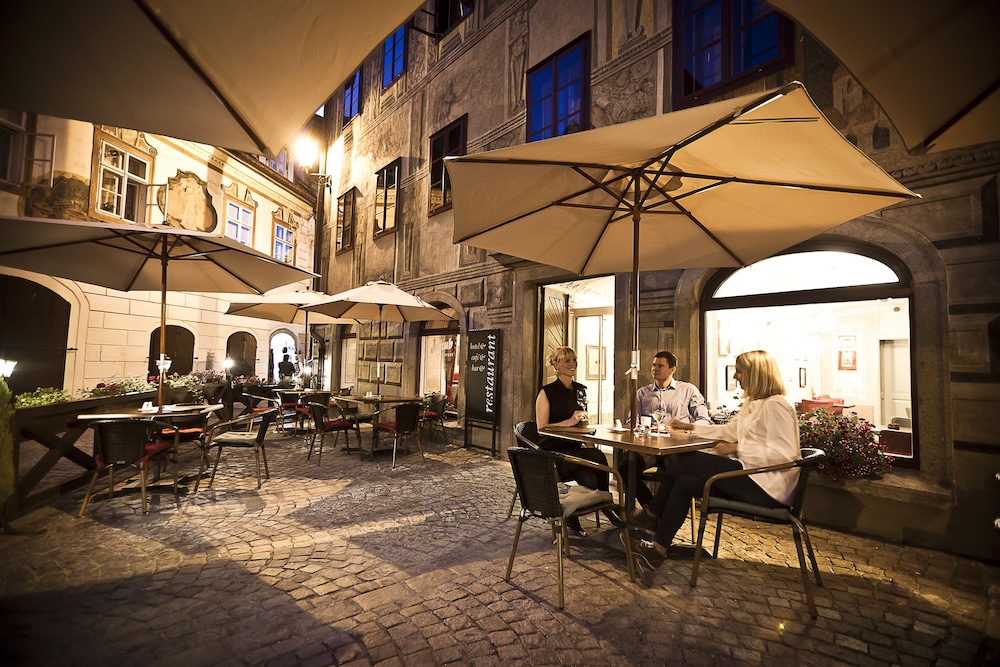 Hotel Krčínův Dům — 4-Star Luxury Hotel in Cesky Krumlov, Czech Republic