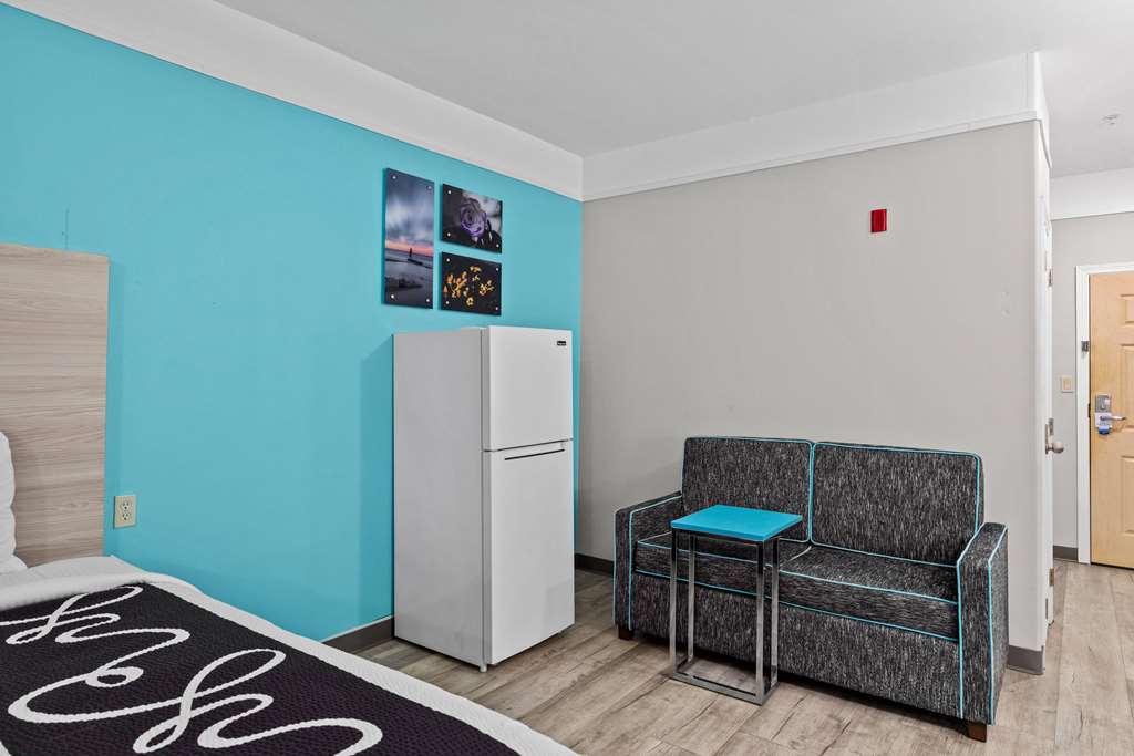 La Quinta Inn & Suites by Wyndham Raymondville - photo 58
