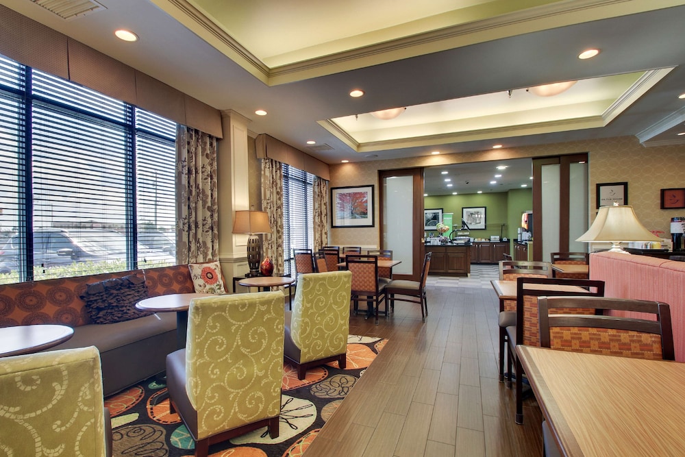 Hampton Inn Warner Robins - photo 42