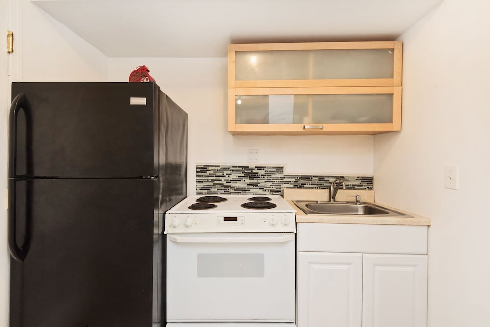 Racpanos Modern Stay on Forrest Street - photo 20