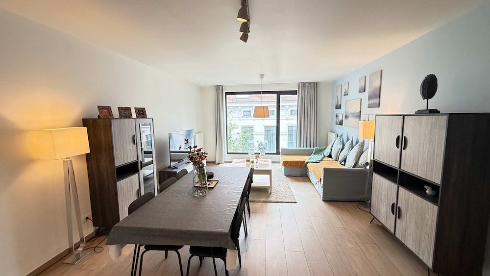 Spacious 3BR 2 5 BA Near Diamond District by Oneluxstay — Antwerpen — photo 5