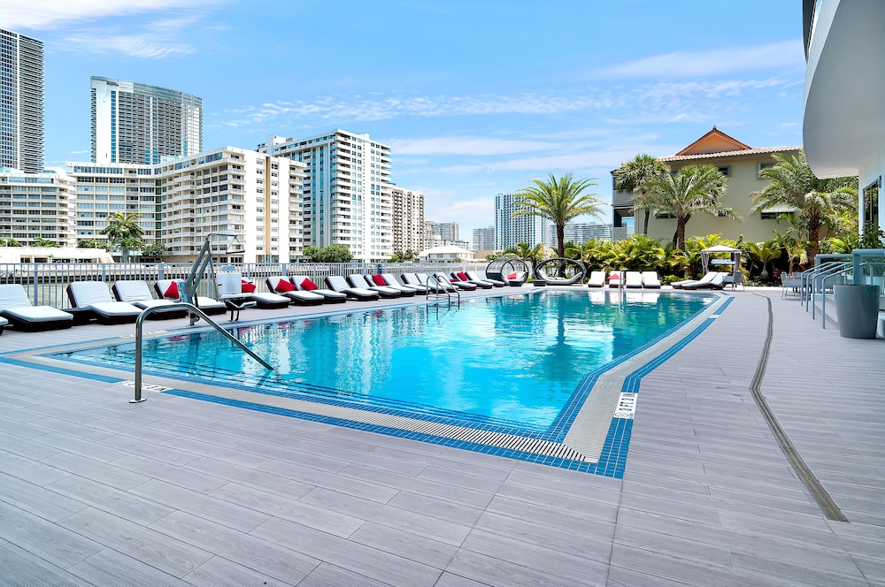 Private Residences at Beachwalk by SoFla Vacations - photo 16