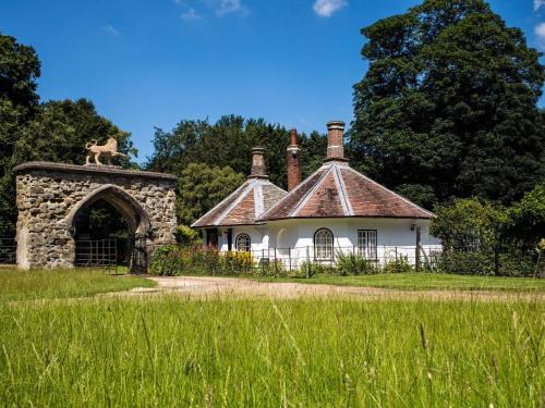 Lion Gate Lodge — 5-Star Luxury Hotel in Horncastle, United Kingdom