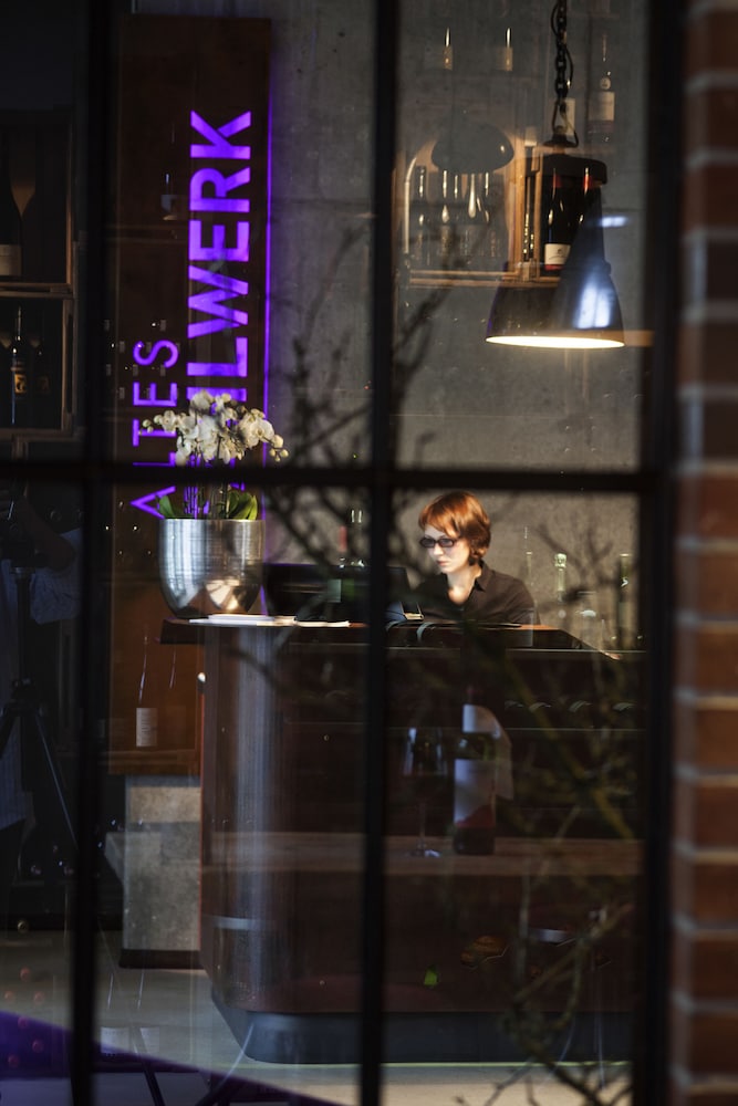 Check-in/check-out kiosk