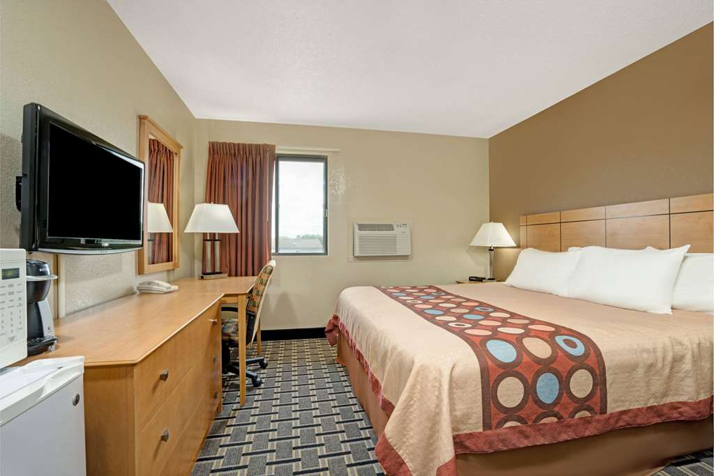 Super 8 by Wyndham Melrose - photo 13