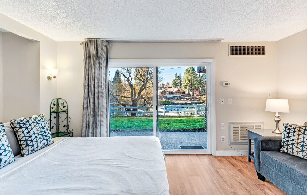 Bend Riverside Inn & Suites - photo 185