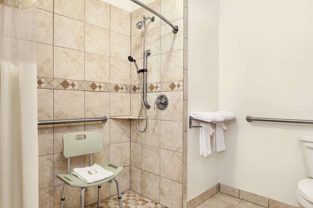Howard Johnson by Wyndham Lubbock TX - photo 7