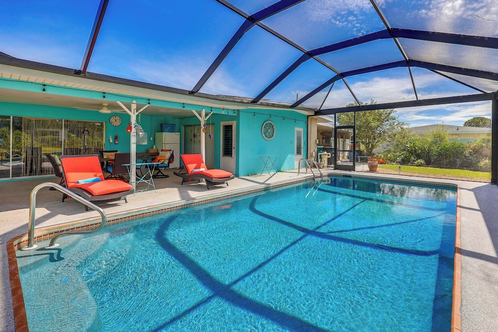 Heated Pool Spacious Yard: Port Charlotte Escape in Port Charlotte, United States