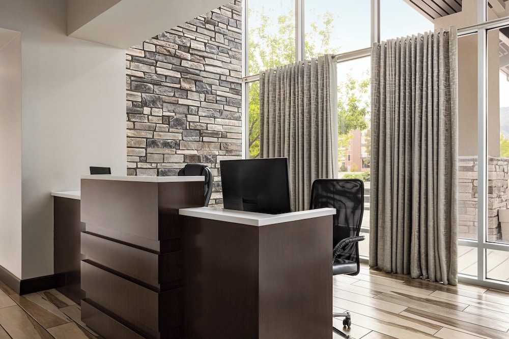 Holiday Inn Express & Suites Colorado Springs Central by IHG - photo 53
