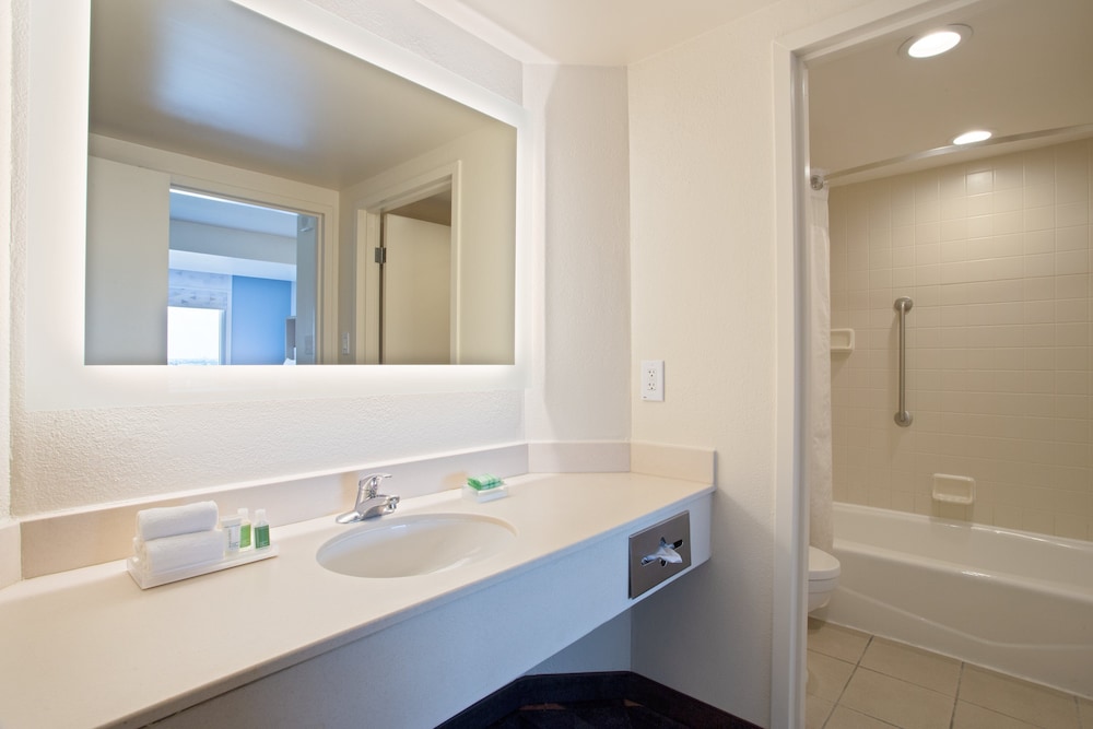 Courtyard by Marriott across Universal Orlando - photo 36