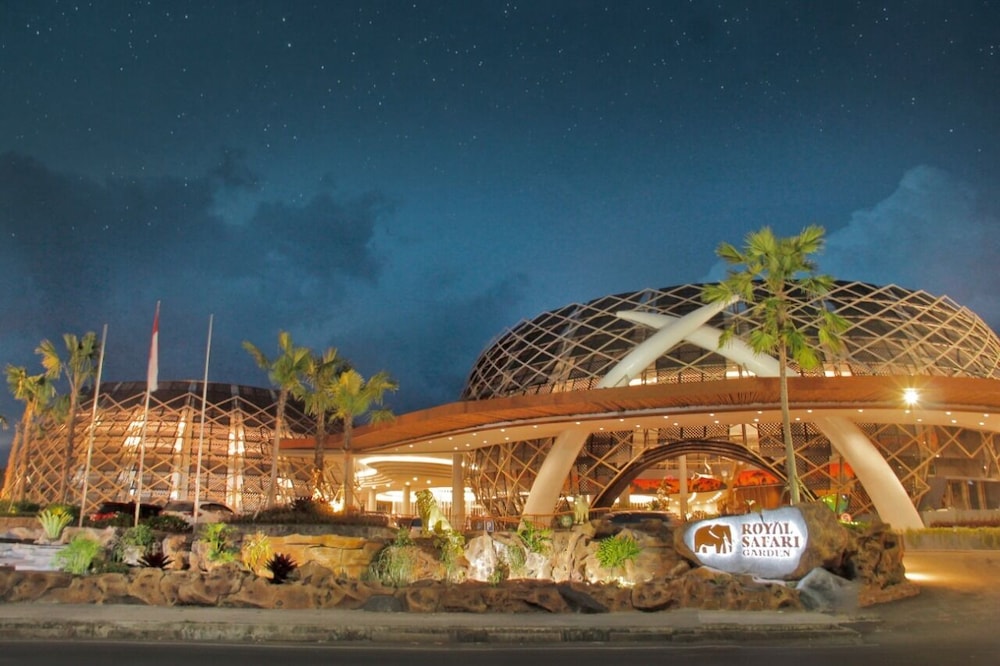 Royal Safari Garden Resort & Convention — hotel in Bogor