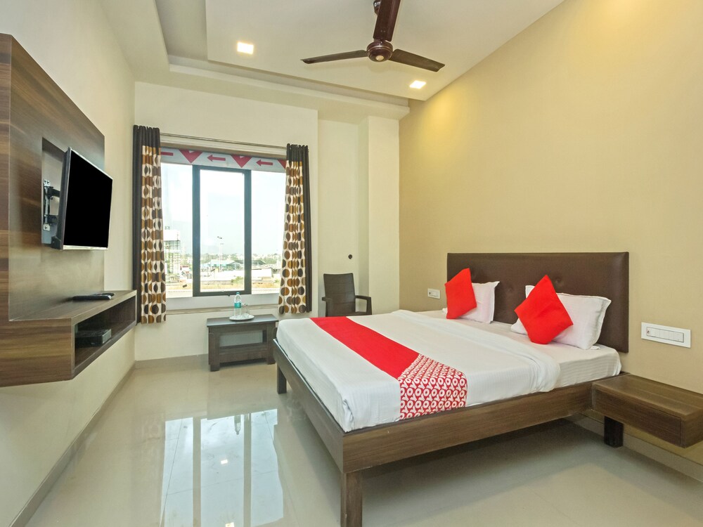 Oyo 19969 Hotel Sai Sagar — Bhiwandi