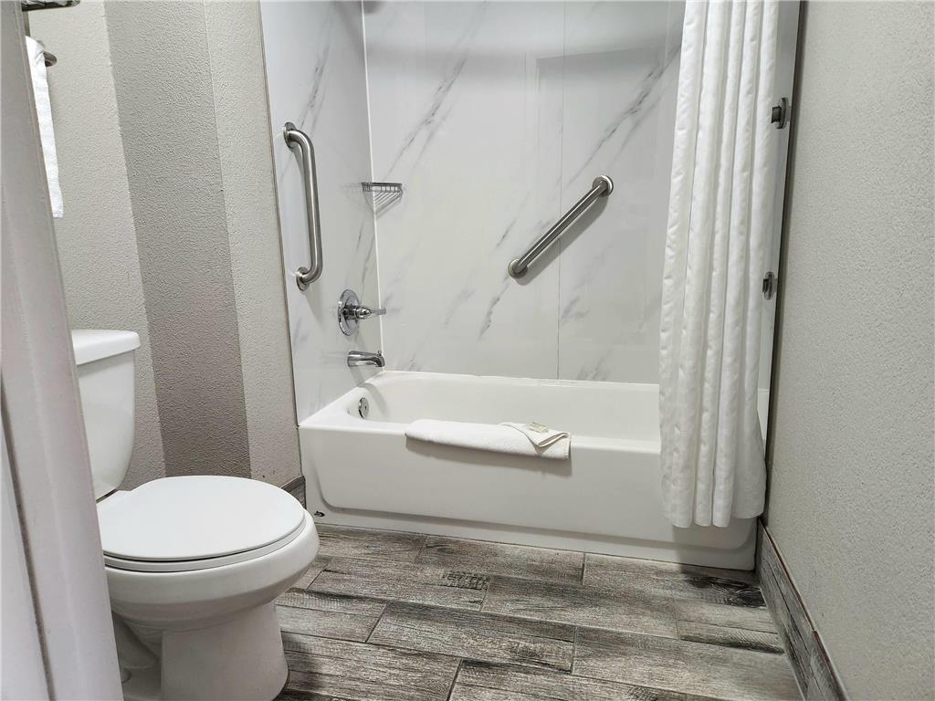 Days Inn by Wyndham Monroe LA - photo 39