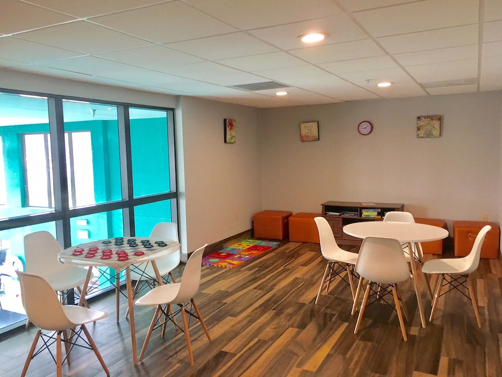 Hampton Inn Sevierville - photo 40