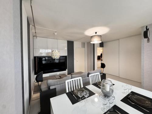 La Chicane Garage Proche Circuit 4p in Le Mans, France