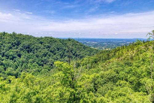 A View From Above Spacious Smoky Mountain Getaway Perfect for Families & Groups - photo 10