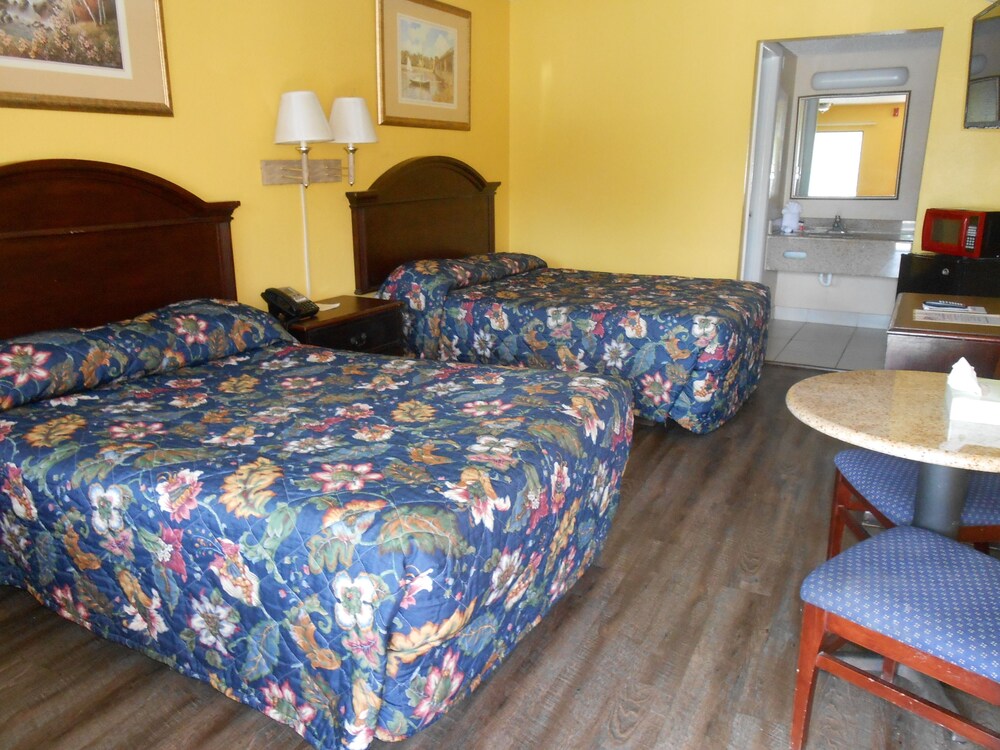 Executive Garden Titusville Hotel - photo 7