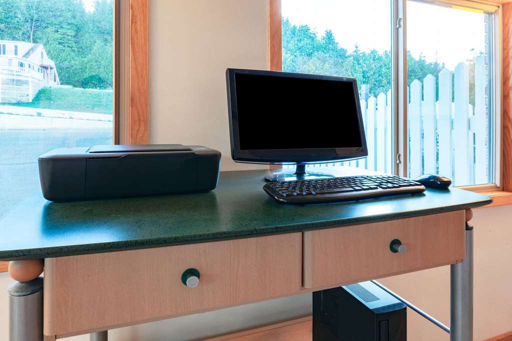 Days Inn & Suites by Wyndham St. Ignace Lakefront - photo 45