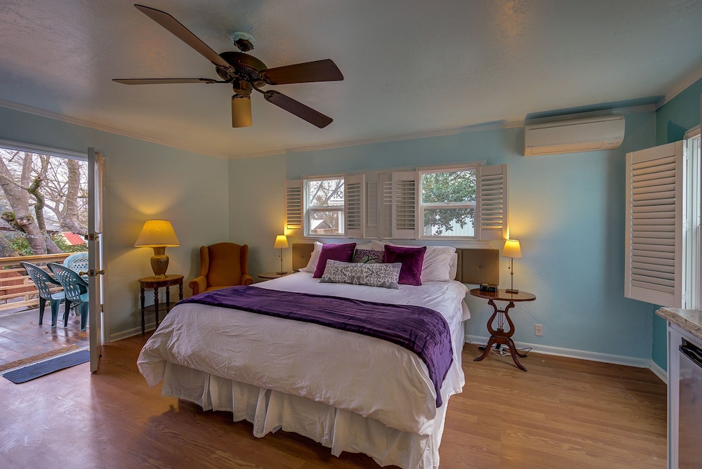 Carlisle Garden Suites - photo 26