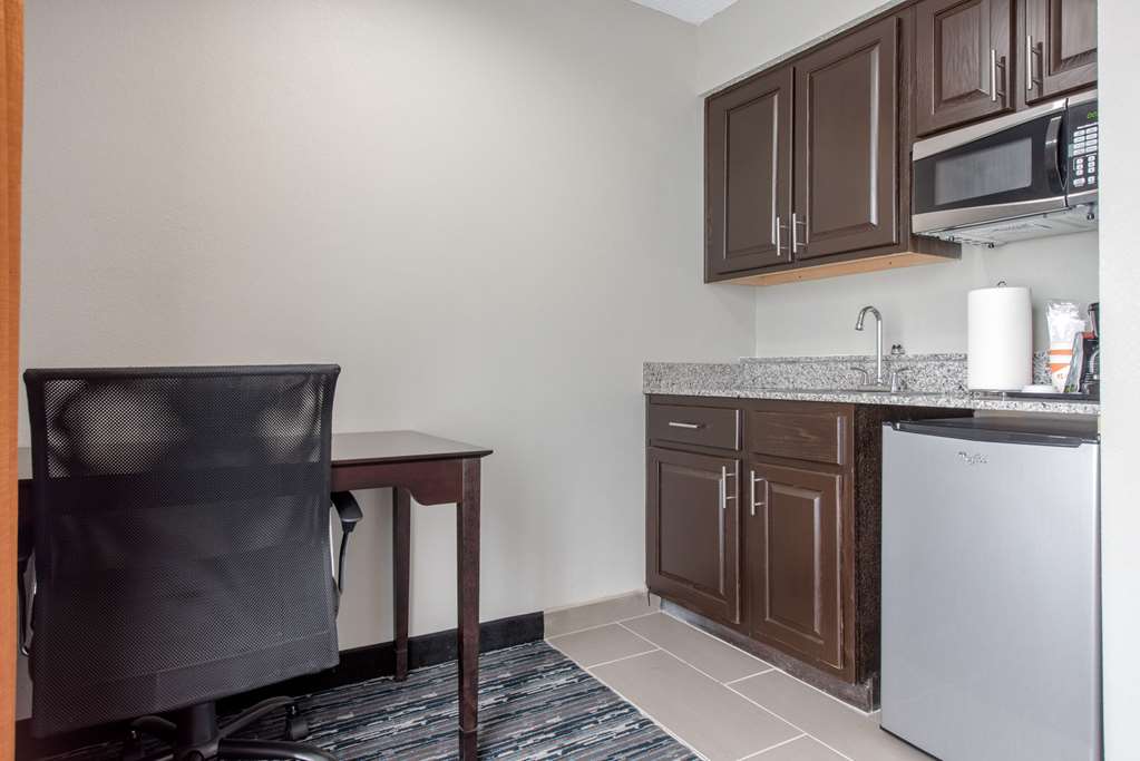Quality Inn & Suites Brownsburg Indianapolis West - photo 29