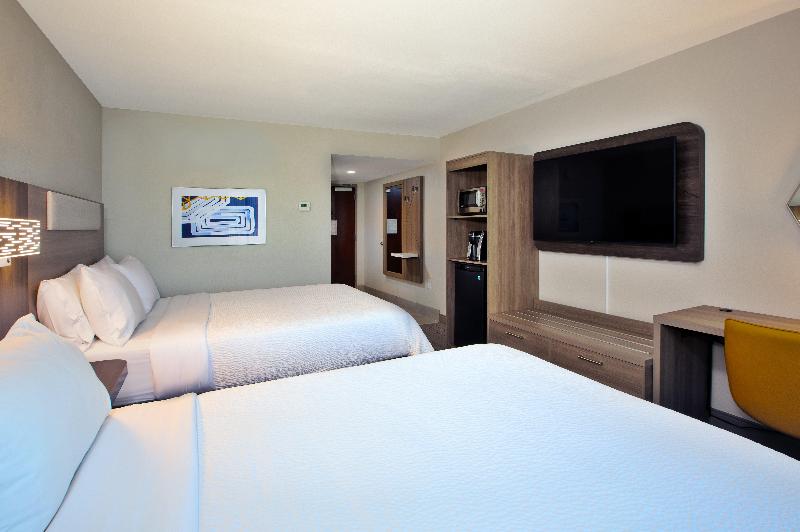Holiday Inn Express I 26 & Us 29 At Westgate Mall by IHG - photo 10