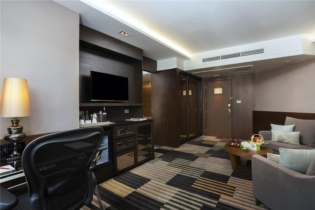 Deluxe Suite Living area