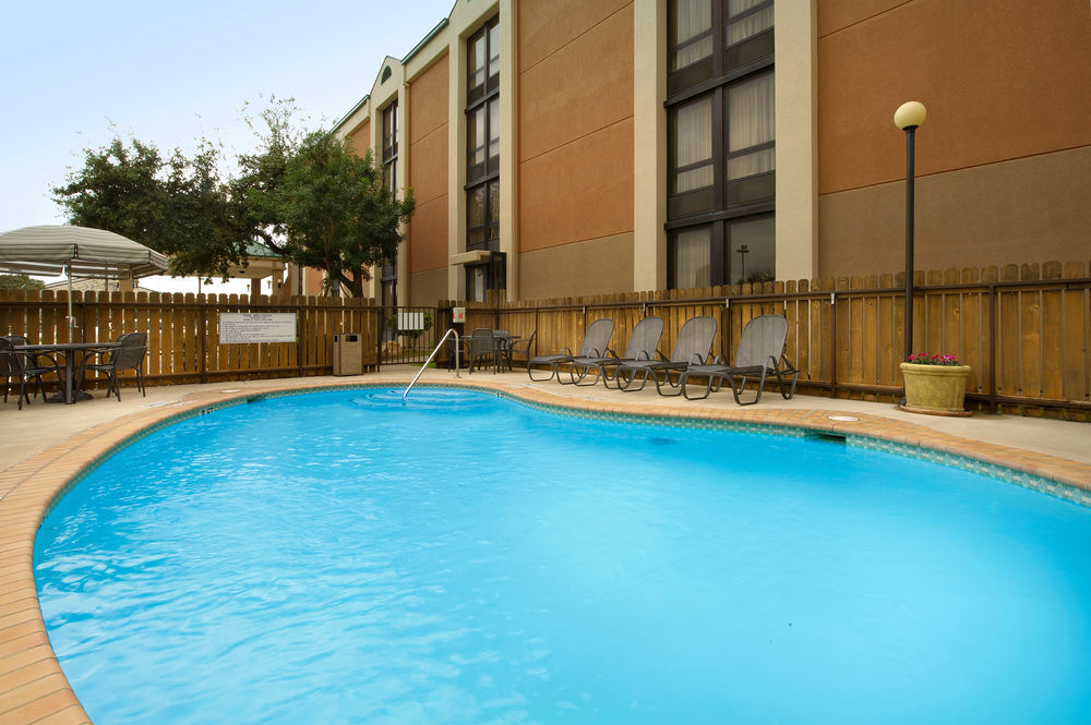 Pear Tree Inn San Antonio Northwest Medical Center - photo 31