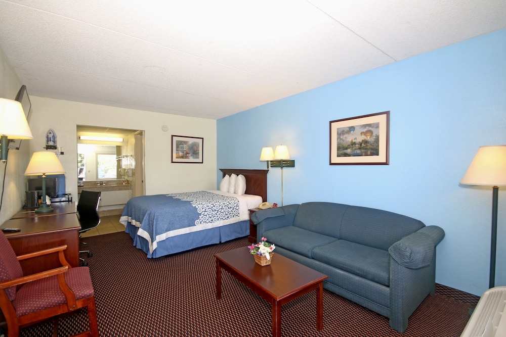 Hamilton Inn Jonesville NC - photo 23