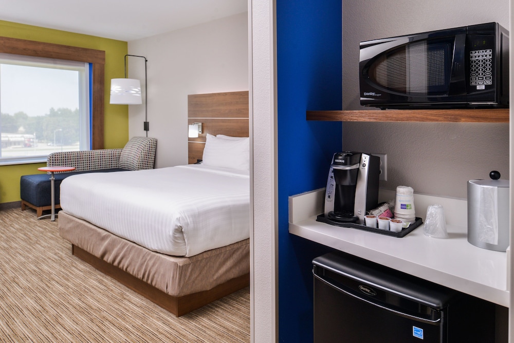 Holiday Inn Express & Suites Siloam Springs by IHG - photo 7