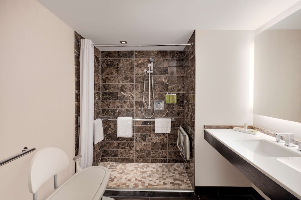 Hilton McLean Tysons Corner - photo 33