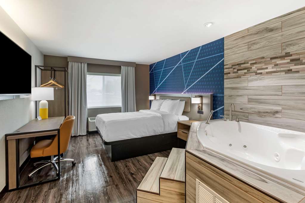Comfort Inn Mount Pleasant Racine - photo 13