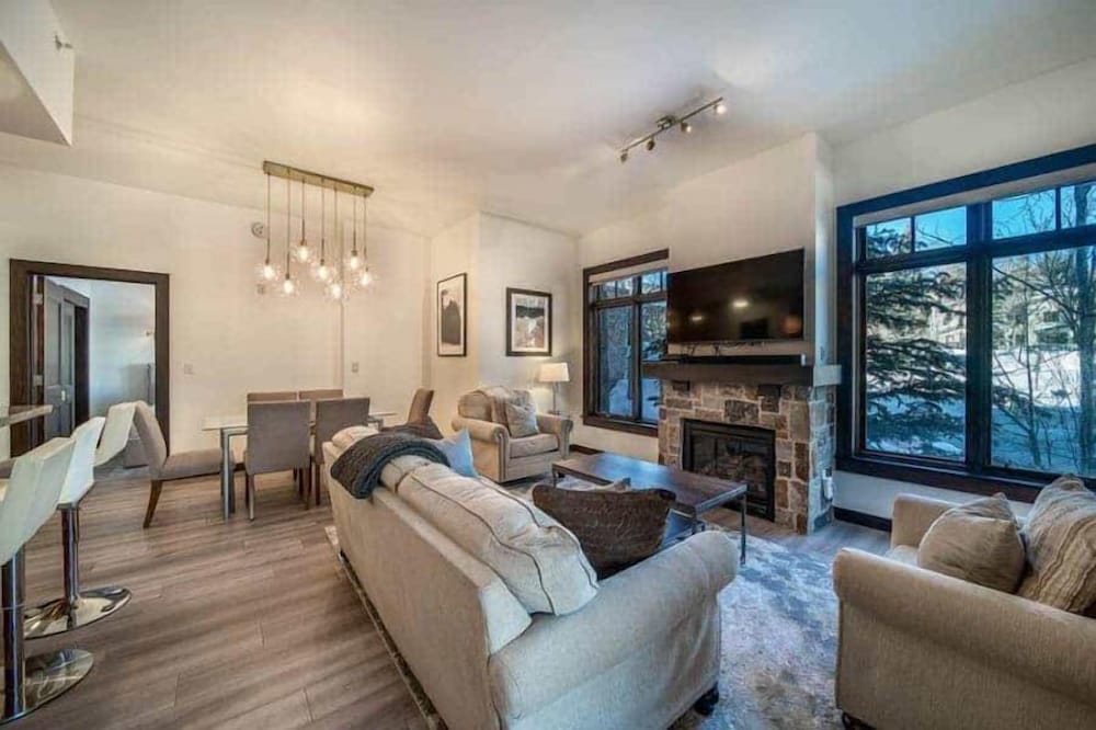 Luxury Ski in Ski out 2 Bedroom Colorado Resort Vacation Rental in the Heart of Snowmass Base Village - photo 3