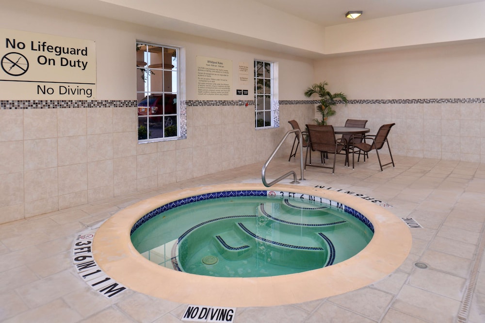 Hampton Inn Van Horn - photo 16
