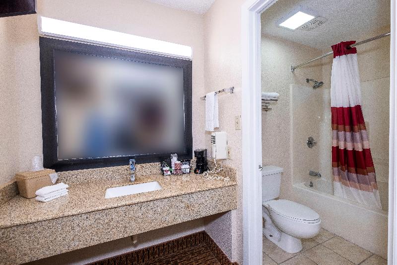 Red Roof Inn Muscle Shoals - photo 11