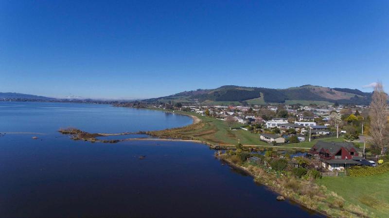 Jack & Di’s Waiteti Lakefront Motel in Rotorua, New Zealand