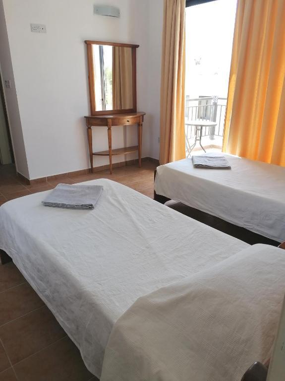 Spacious 3 bedroom villa private pool
