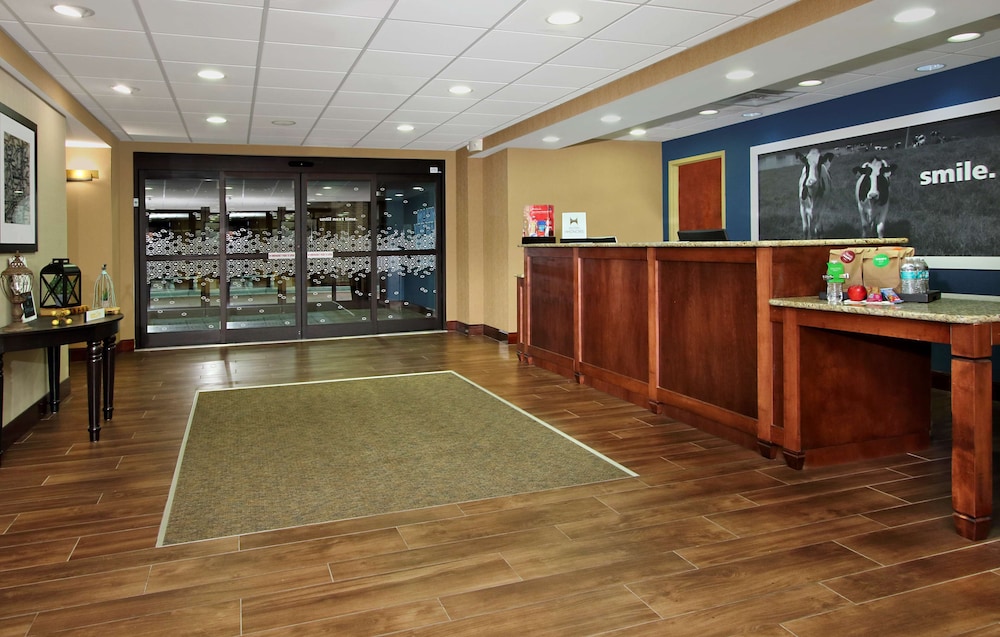 Hampton Inn & Suites Madisonville - photo 3